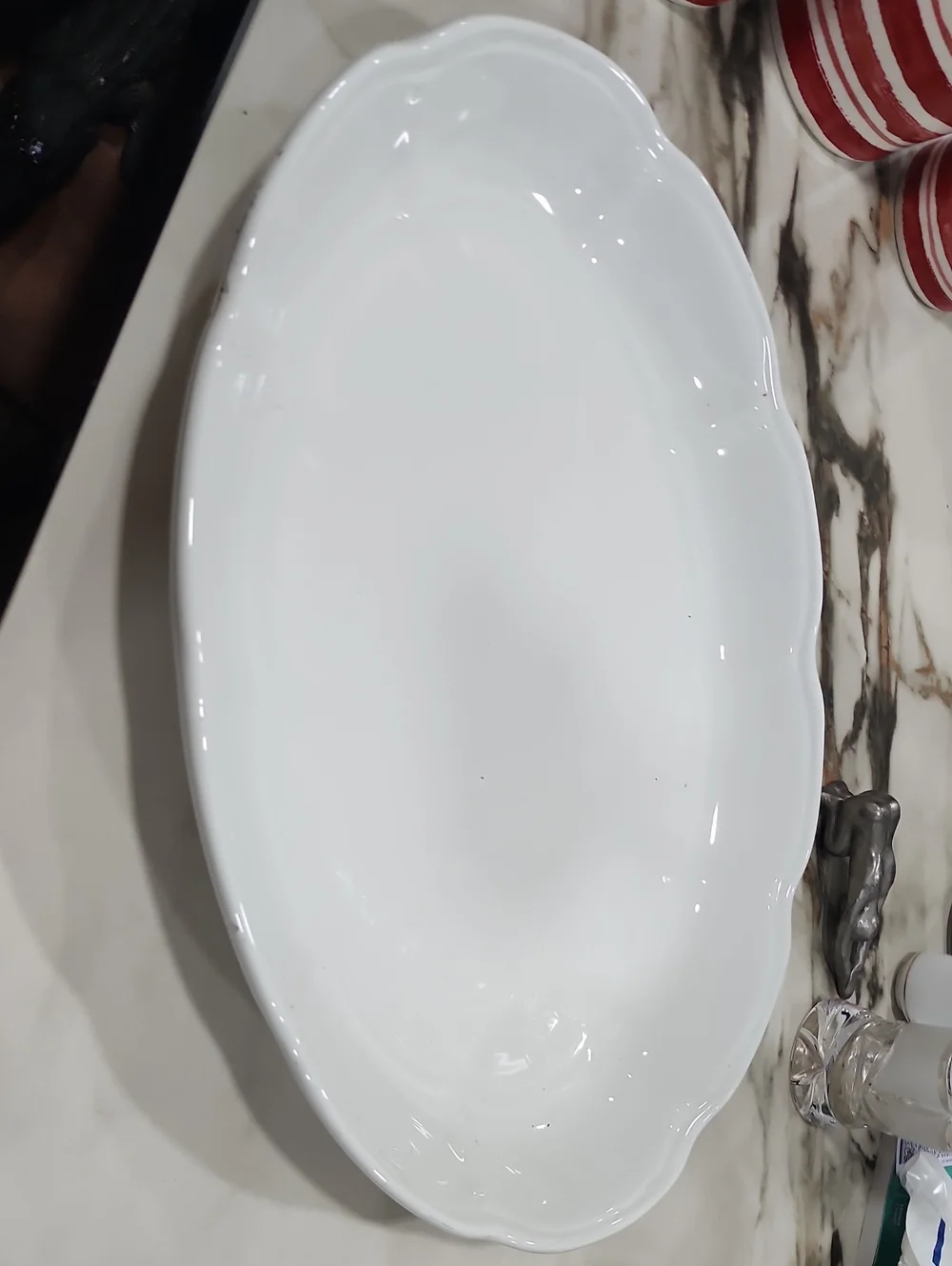 White Ceramic Scalloped 18